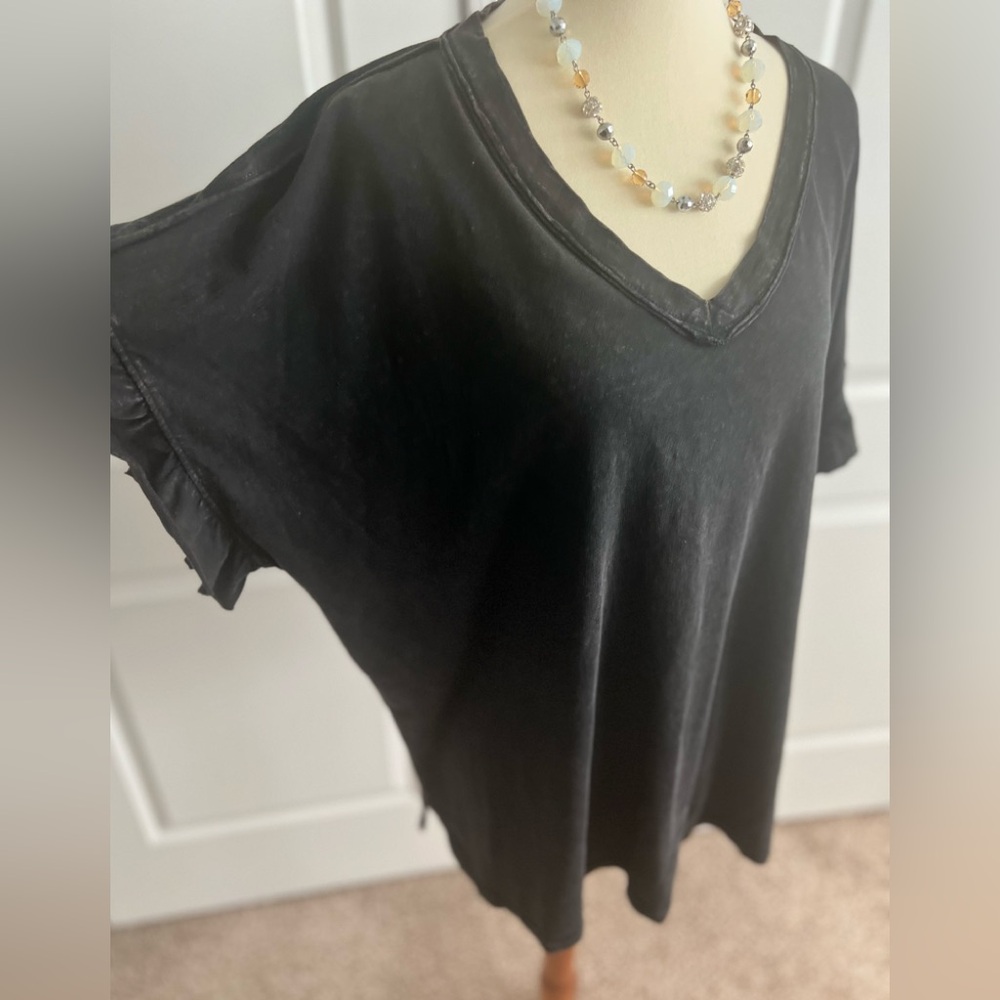 Wonderly Plus Size 2x Black Vintage Distressed V-neck Short Sleeve Top